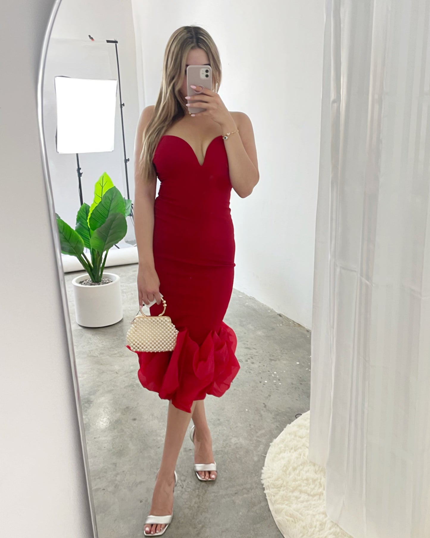 Monroe red dress