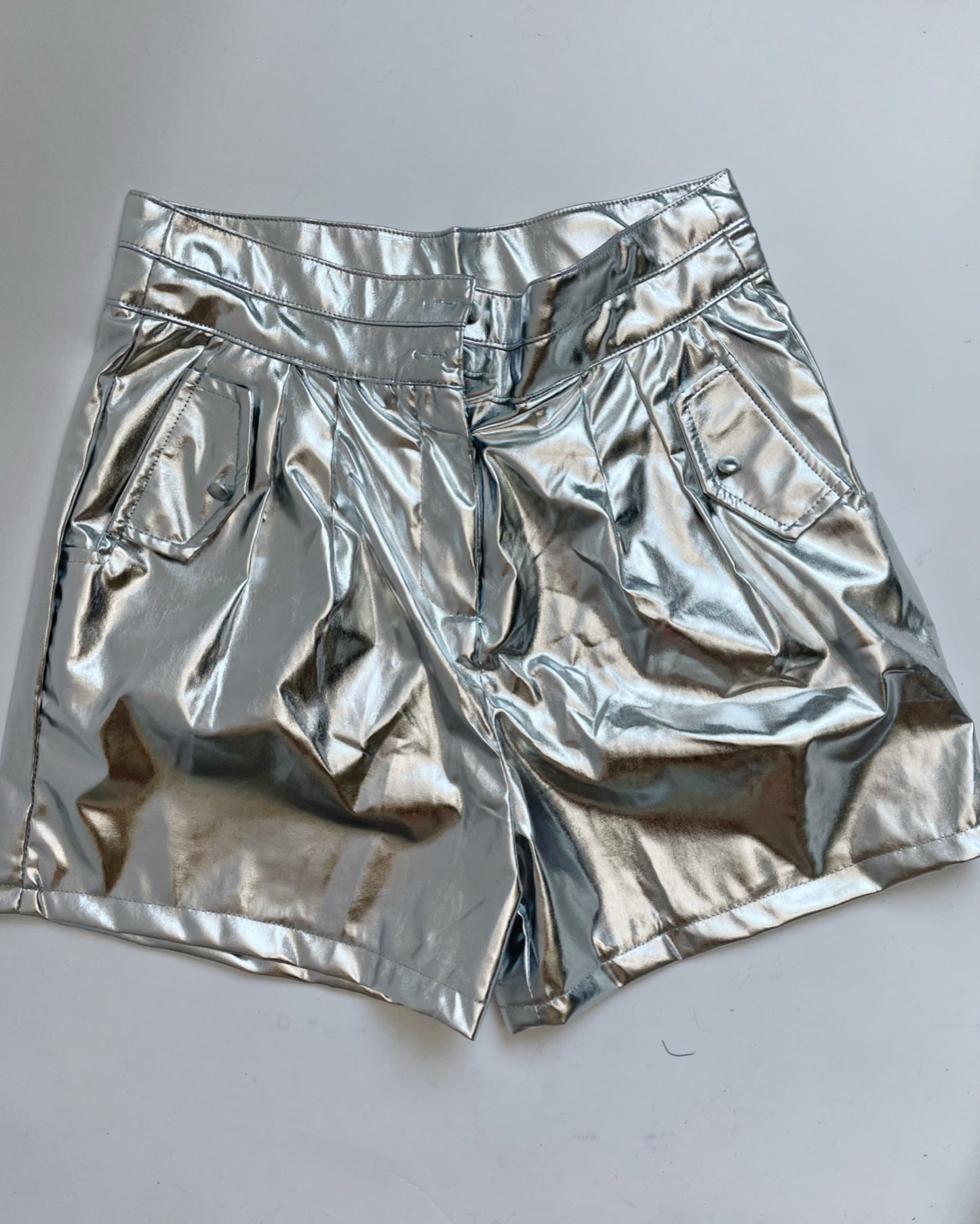 Metallic short silver